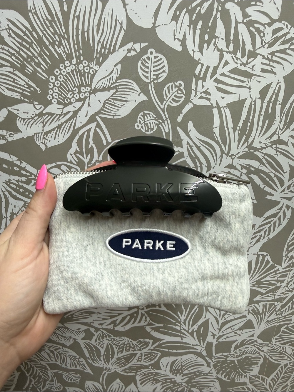 PARKE Women's Light Gray Hair Claw Pouch with Black Clip